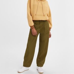 Levi’s bag surplus cargo pants size 28 olive twill